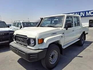 Toyota LC Pickup 4WD 2.8L 2025 MT DC White Diesel