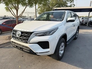 Toyota Fortuner 2.4L 2025 AT White Diesel