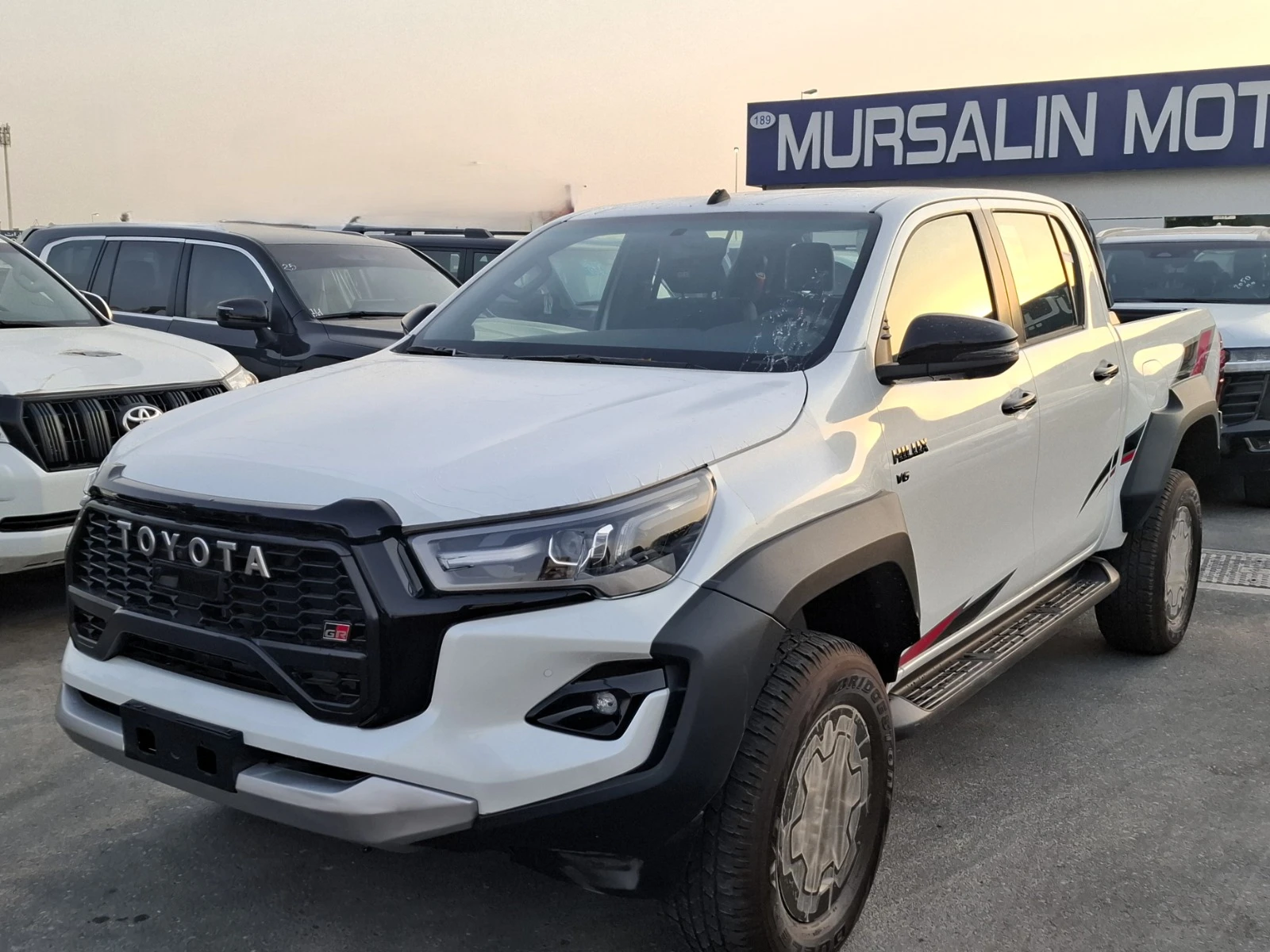 Toyota Hilux GR Sport 4.0L 2025 AT White Petrol