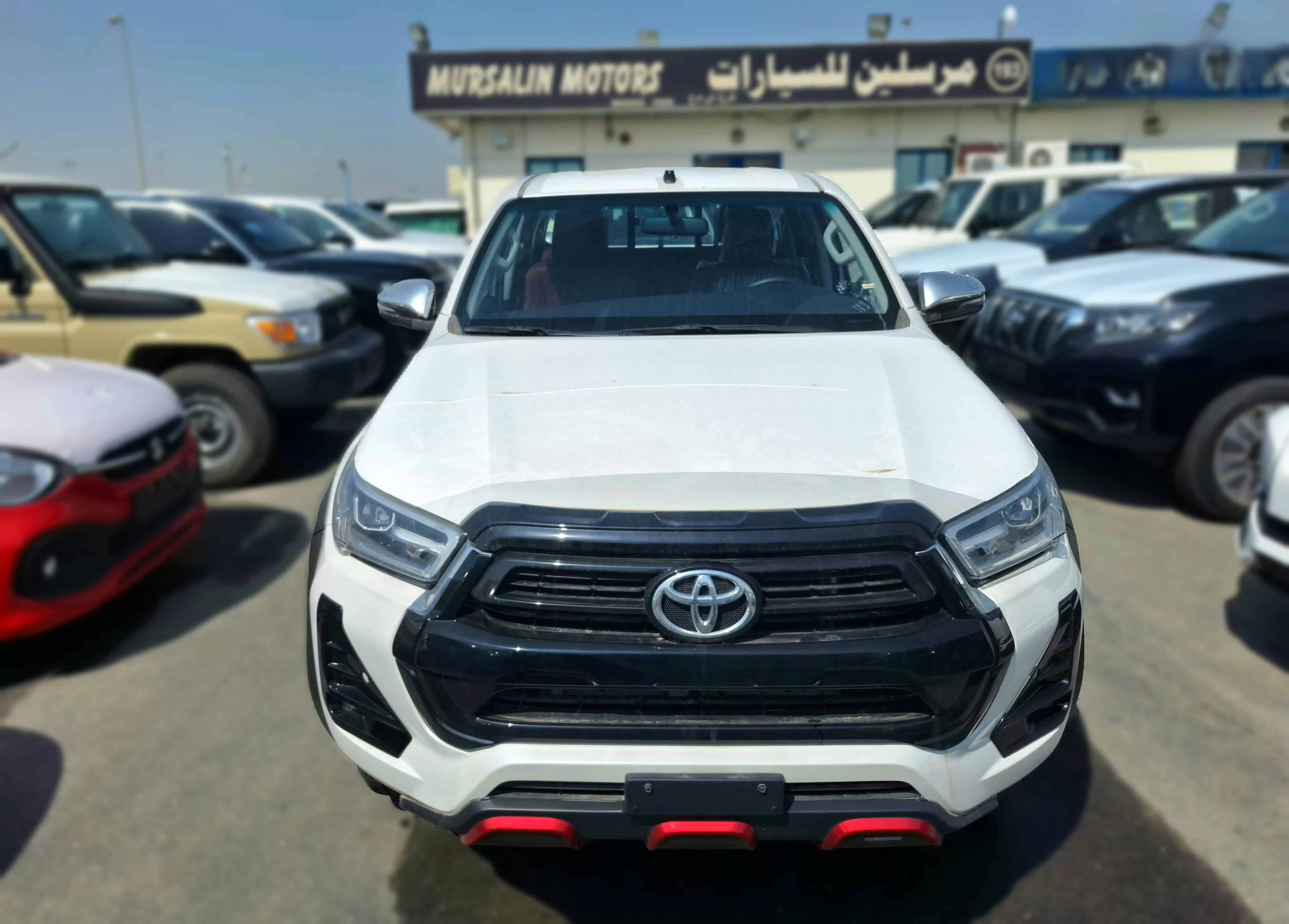 Toyota Hilux SR5 4.0L 2024 4X4 White Petrol