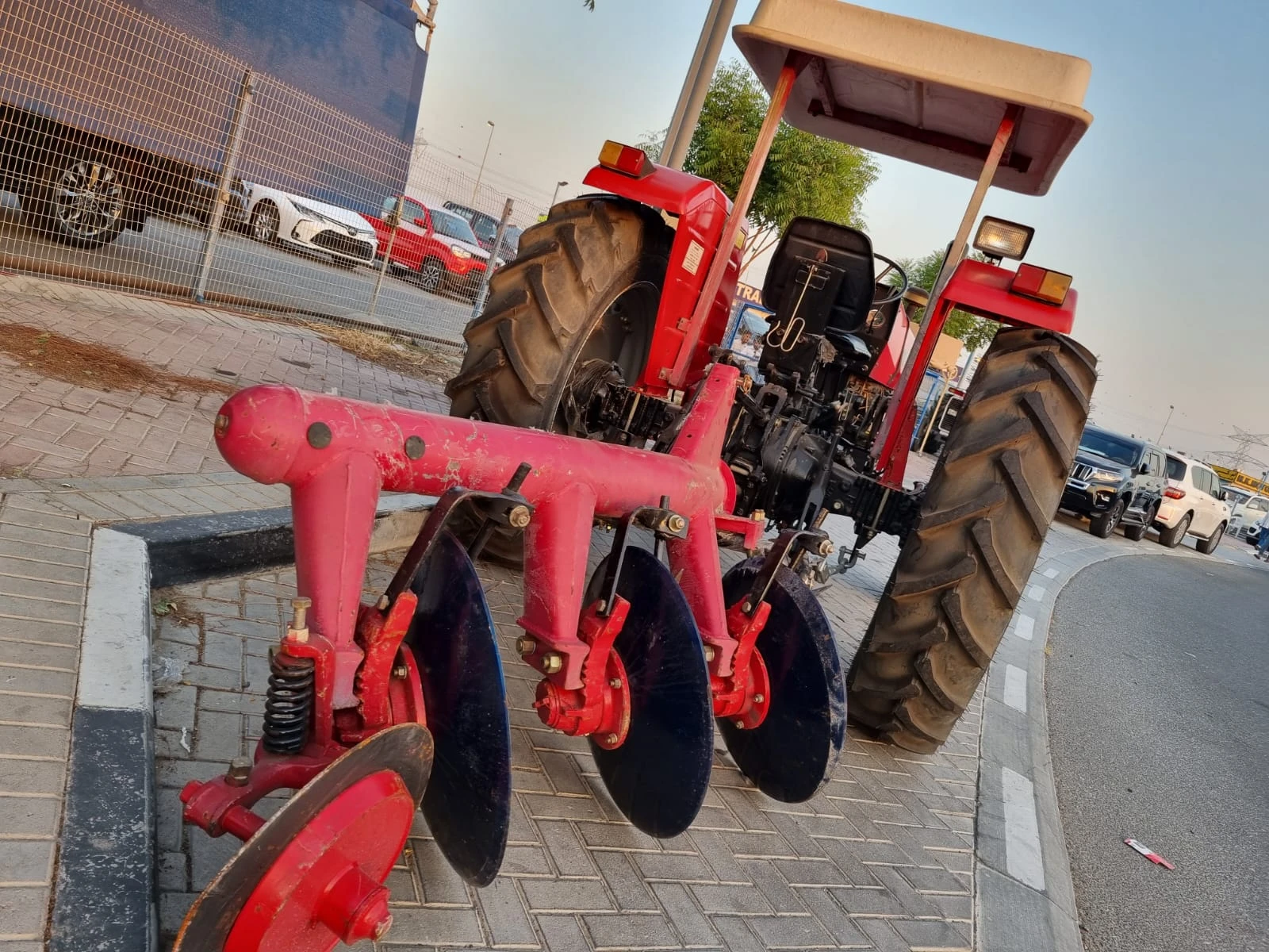 Massey Ferguson 385