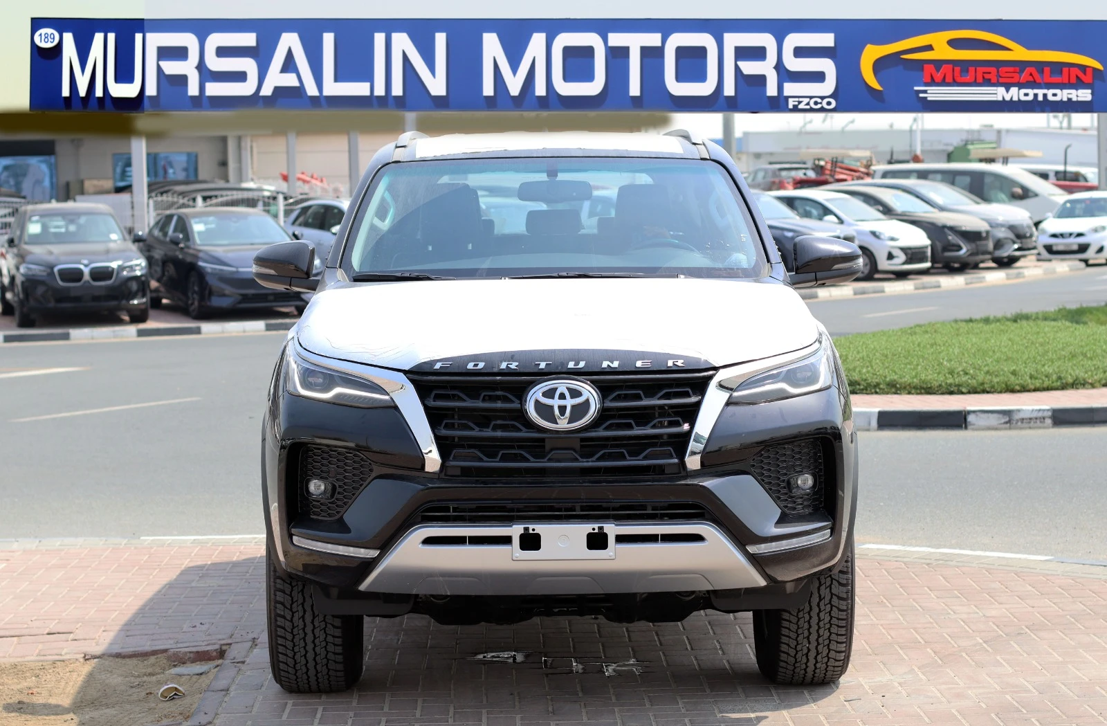 Toyota Fortuner 4.0L V6 2024 4X4 Black Petrol